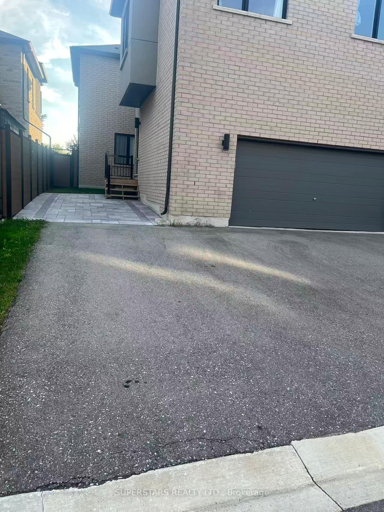 Front of Unit Coach House, 237 Webb Street