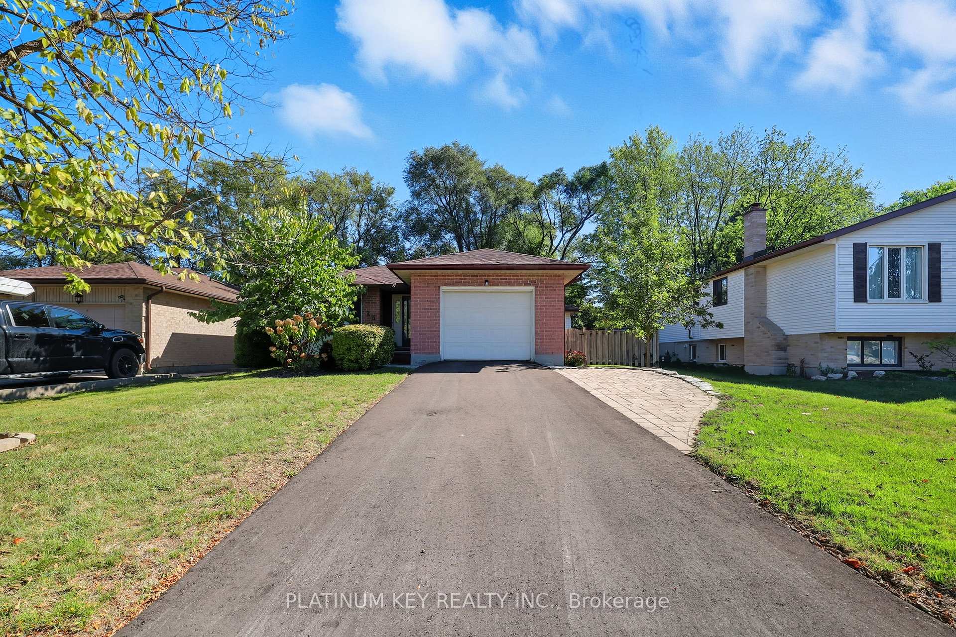 Photo 1 of 23 Lynngate Grove, London, South M — HOMEH