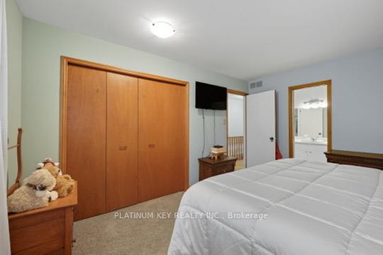 Photo 12 of 23 Lynngate Grove, London, South M — HOMEH