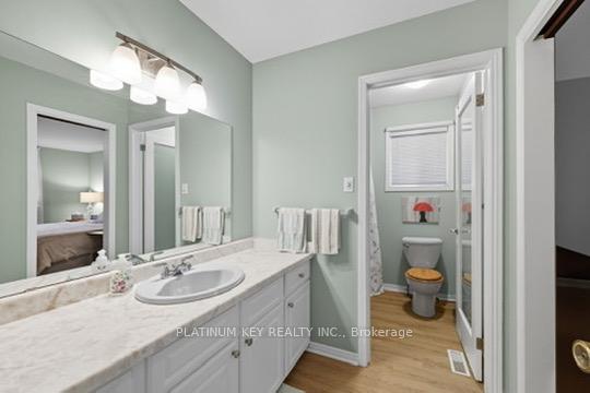 Photo 14 of 23 Lynngate Grove, London, South M — HOMEH