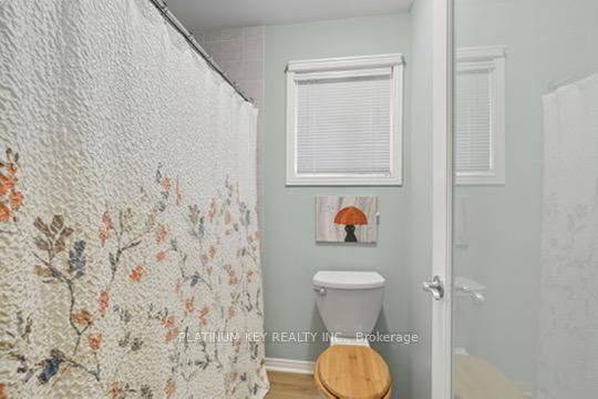 Photo 16 of 23 Lynngate Grove, London, South M — HOMEH