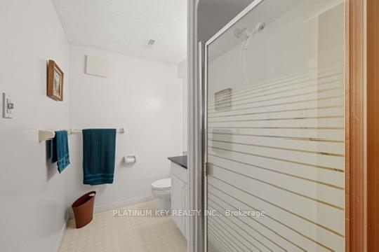 Photo 29 of 23 Lynngate Grove, London, South M — HOMEH