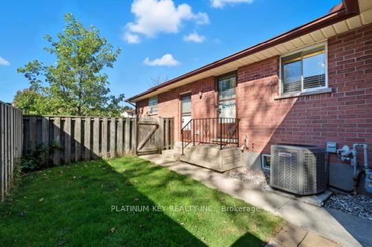 Photo 34 of 23 Lynngate Grove, London, South M — HOMEH