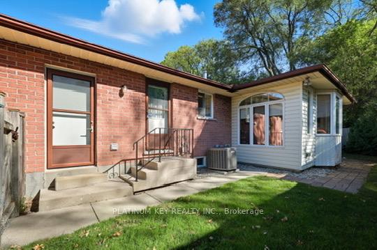 Photo 35 of 23 Lynngate Grove, London, South M — HOMEH