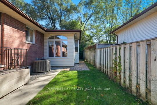 Photo 36 of 23 Lynngate Grove, London, South M — HOMEH