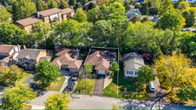 Photo 40 of 23 Lynngate Grove, London, South M — HOMEH
