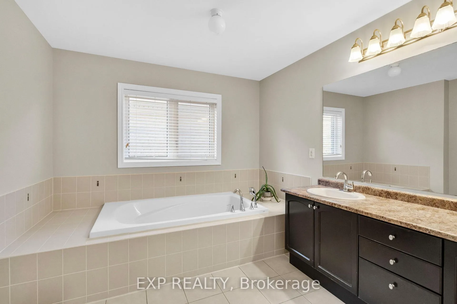 Photo 33 of 101 Smoothwater Terrace, Markham, Box Grove — HOMEH