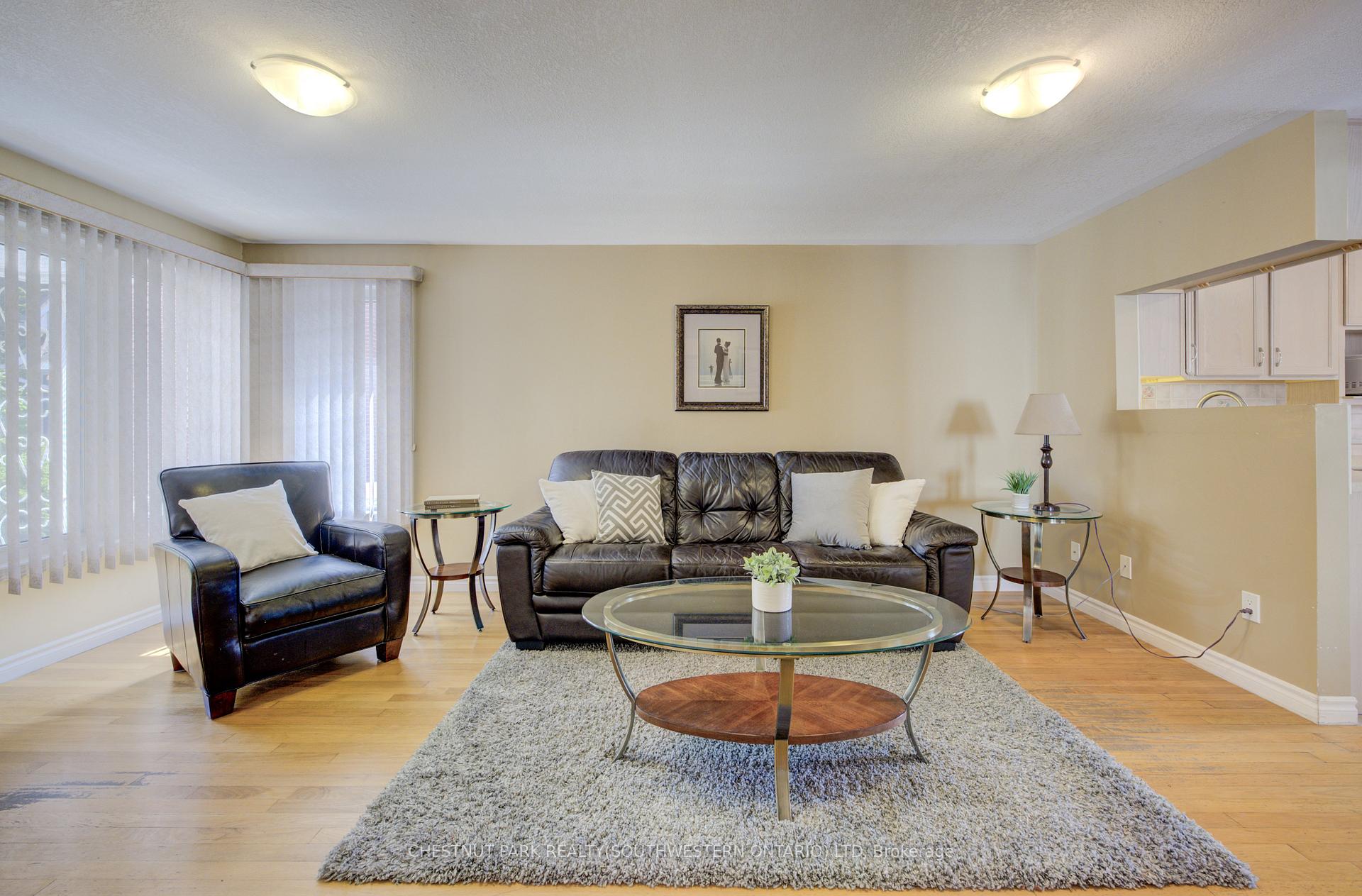 Photo 6 of 34 4th Avenue, Kitchener — HOMEH