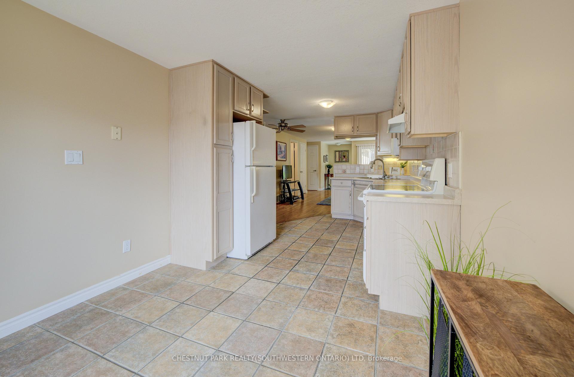 Photo 14 of 34 4th Avenue, Kitchener — HOMEH