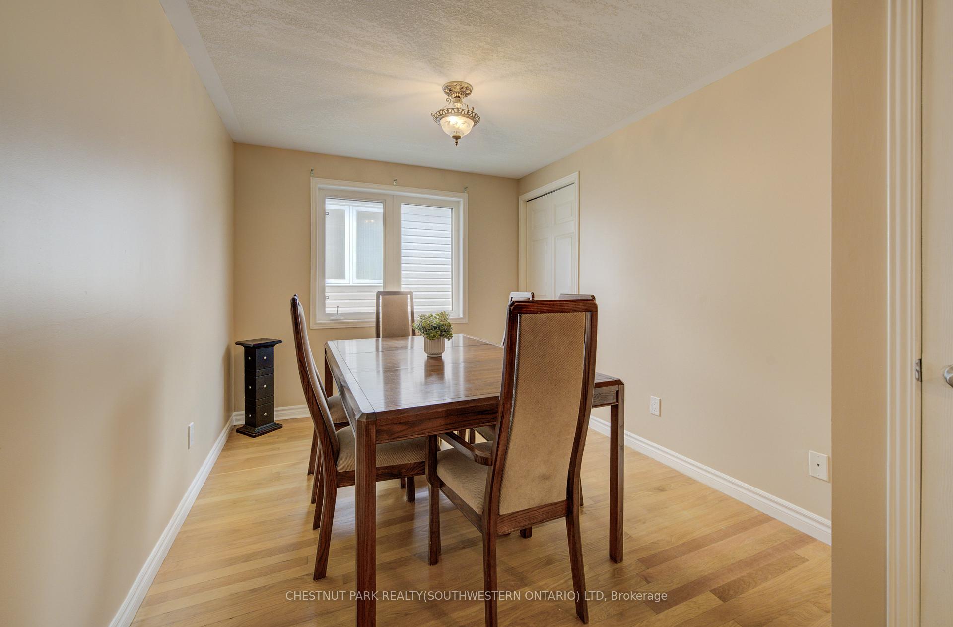Photo 18 of 34 4th Avenue, Kitchener — HOMEH