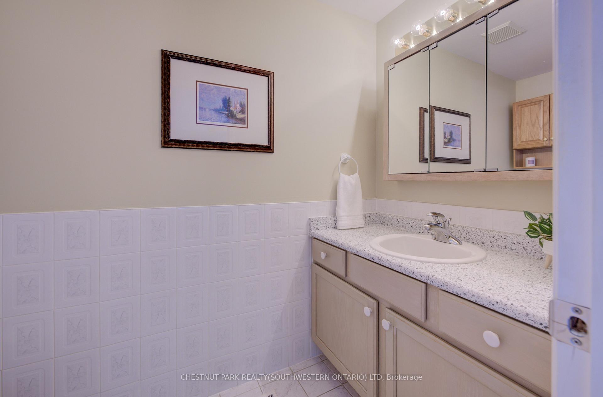 Photo 22 of 34 4th Avenue, Kitchener — HOMEH