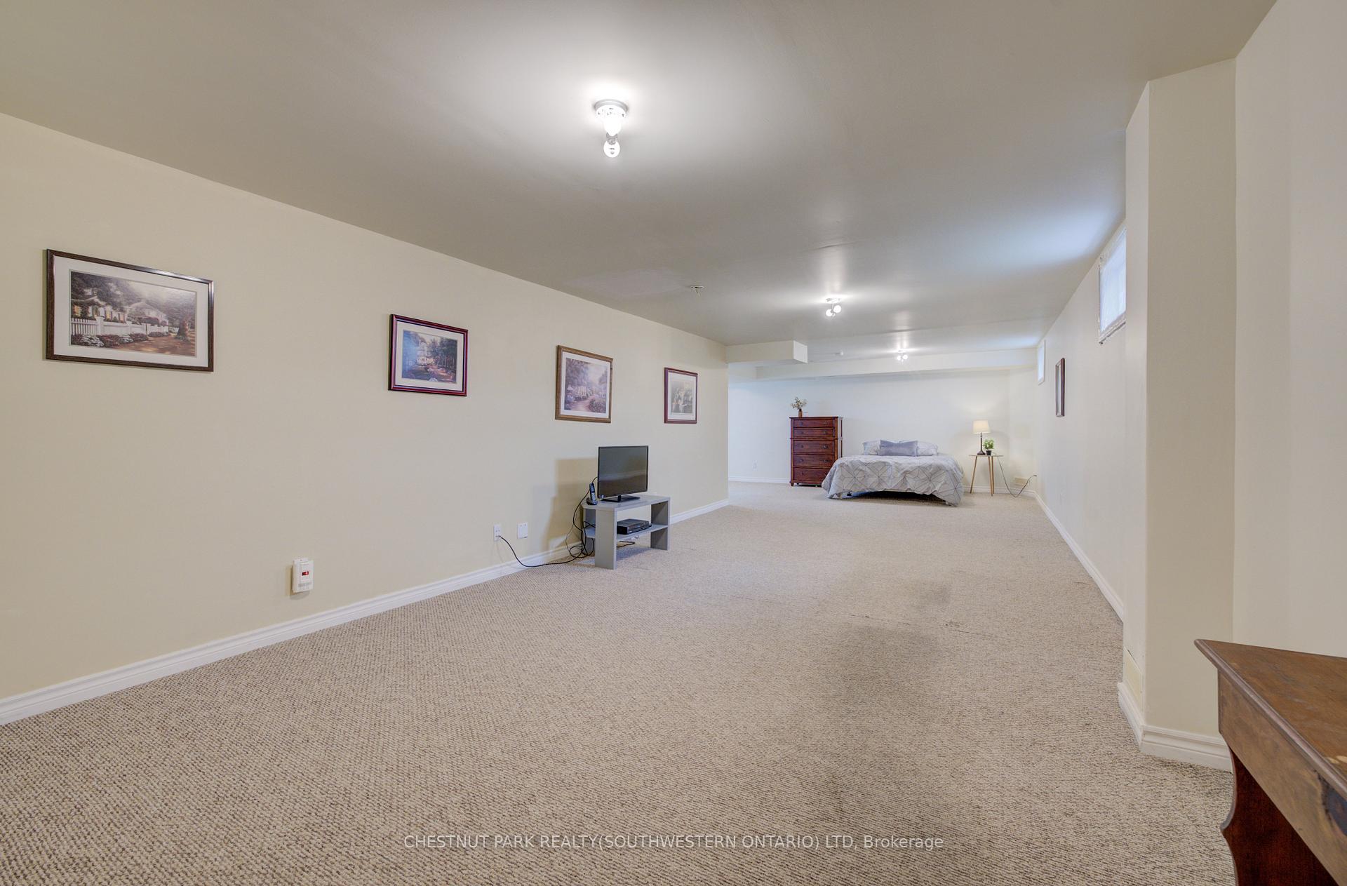 Photo 28 of 34 4th Avenue, Kitchener — HOMEH
