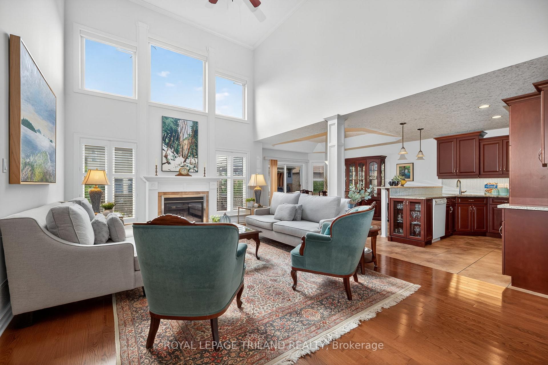 Photo 13 of 908 Collins Drive, London, South L — HOMEH