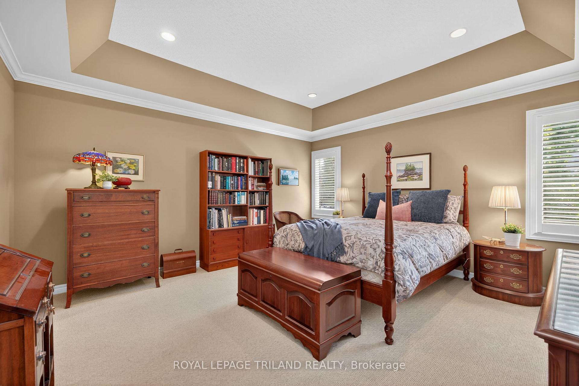 Photo 24 of 908 Collins Drive, London, South L — HOMEH
