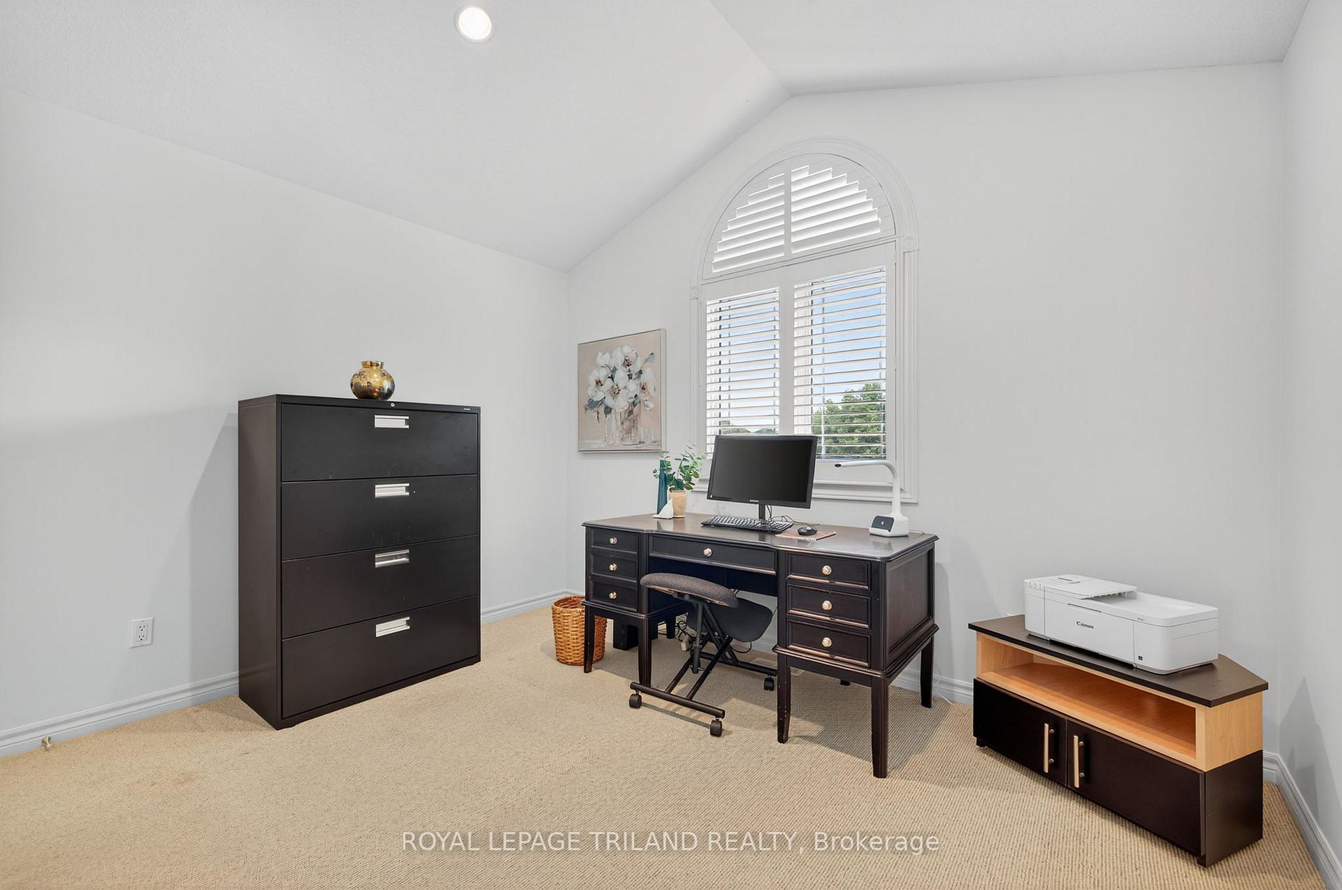 Photo 31 of 908 Collins Drive, London, South L — HOMEH