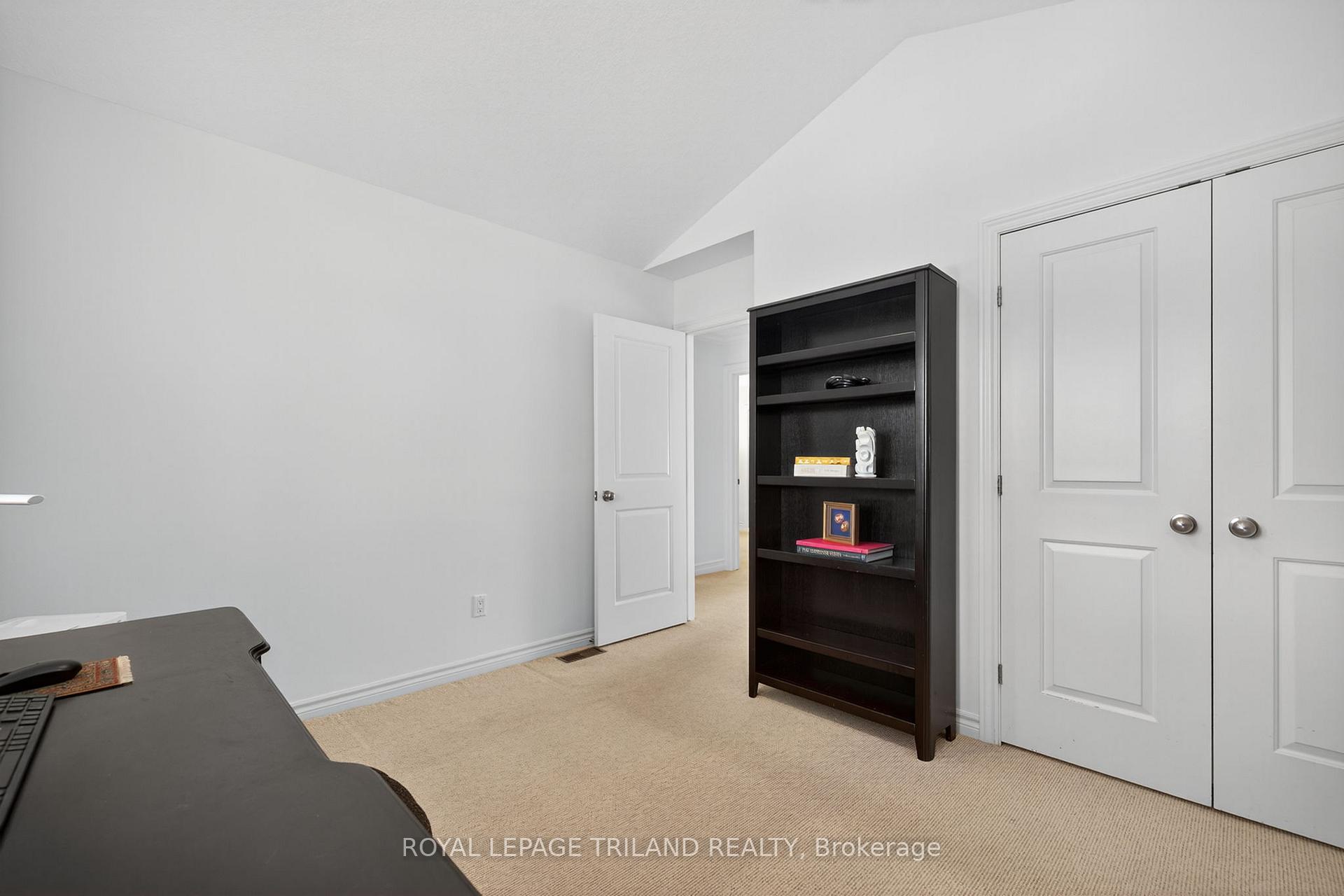 Photo 32 of 908 Collins Drive, London, South L — HOMEH