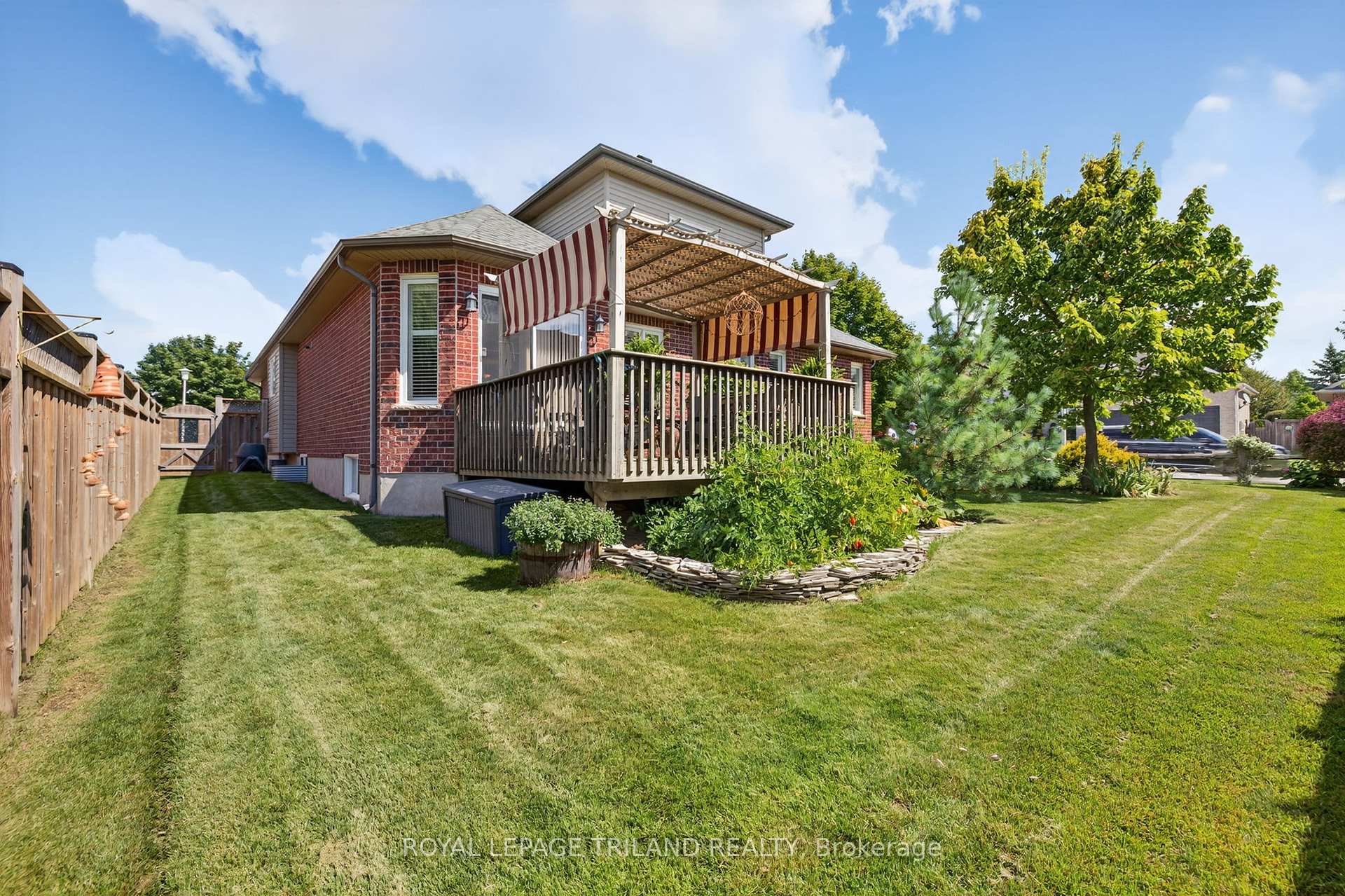 Photo 42 of 908 Collins Drive, London, South L — HOMEH