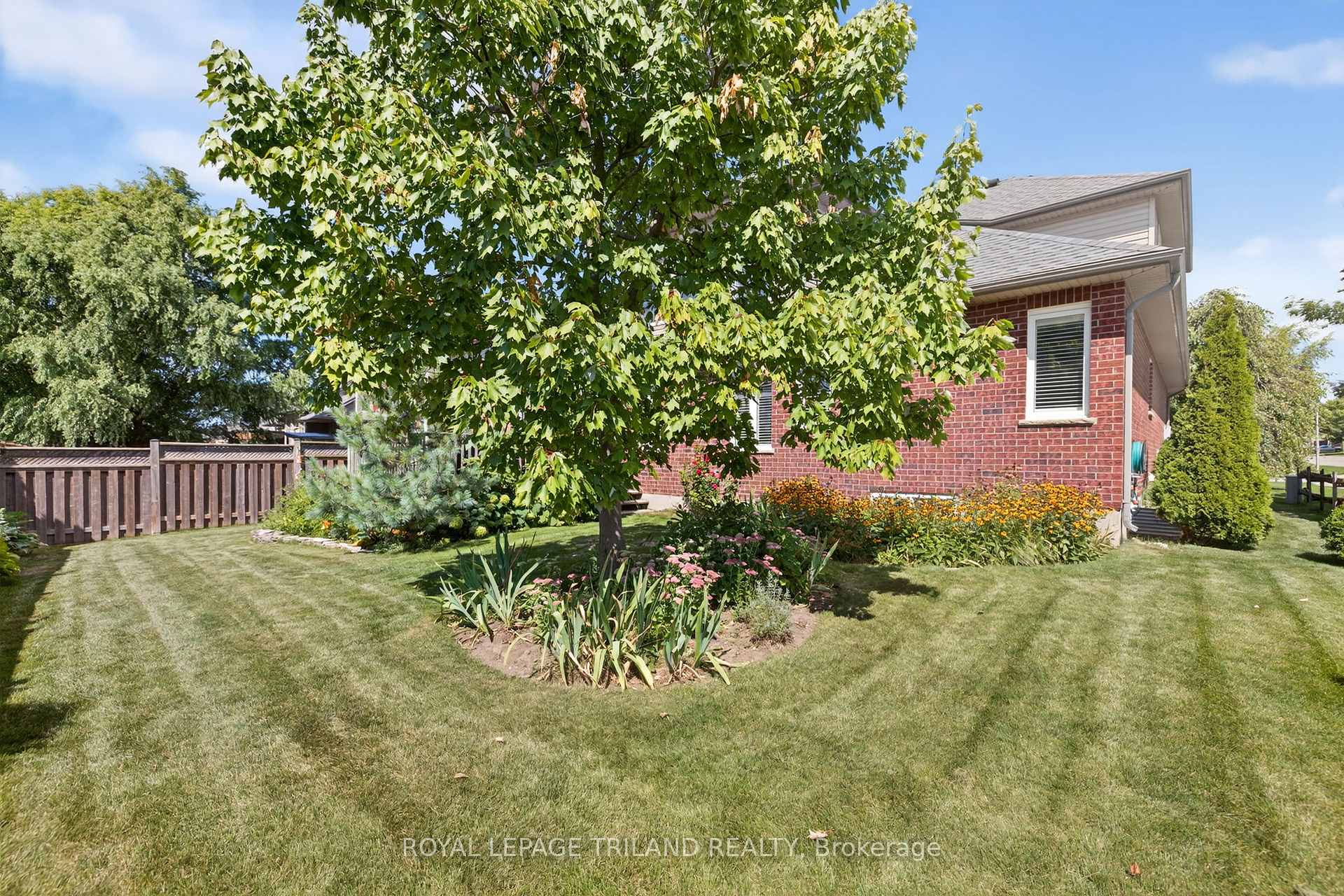 Photo 45 of 908 Collins Drive, London, South L — HOMEH