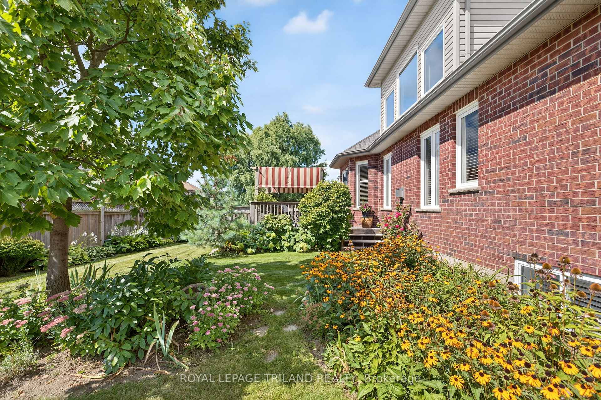 Photo 47 of 908 Collins Drive, London, South L — HOMEH