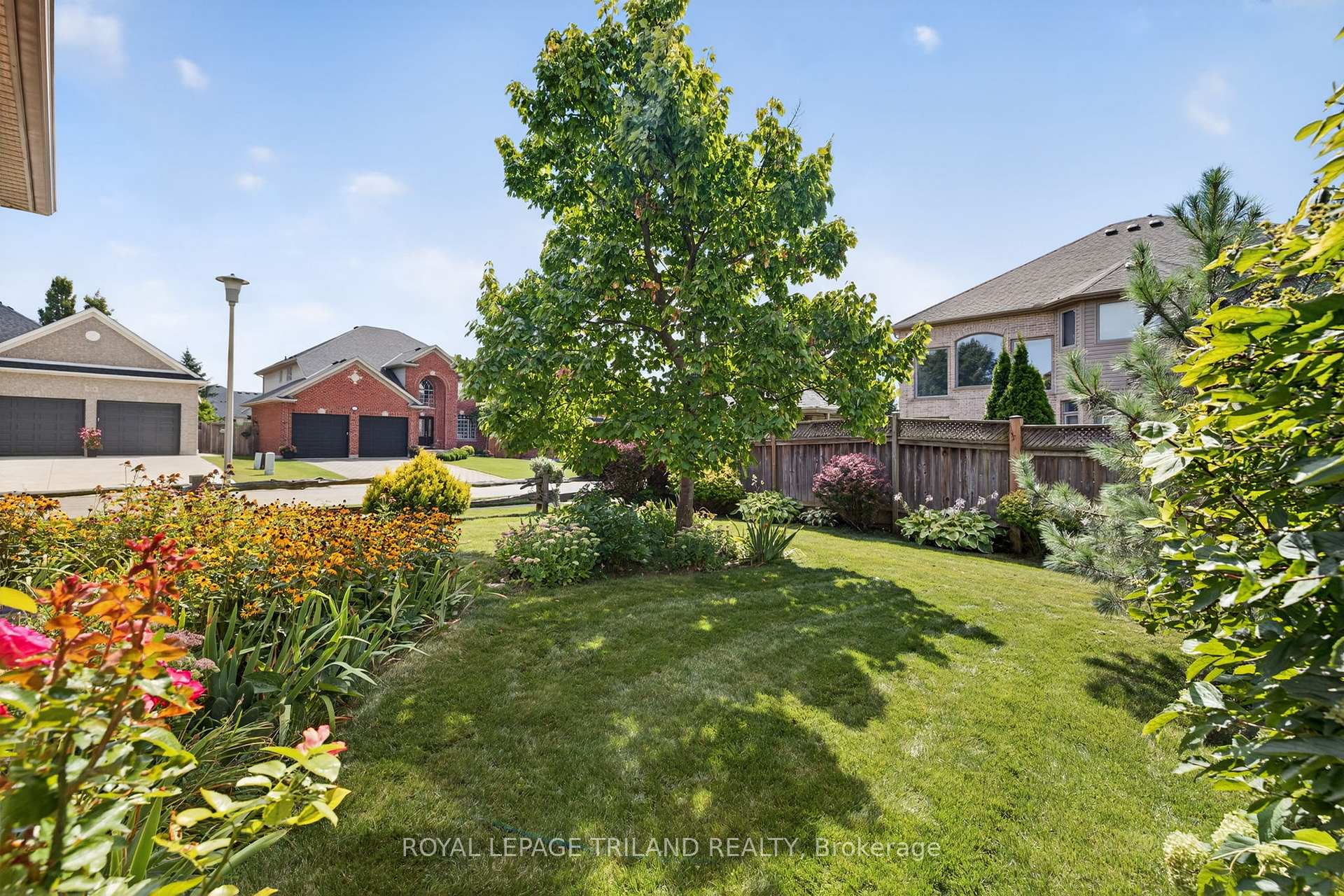 Photo 48 of 908 Collins Drive, London, South L — HOMEH