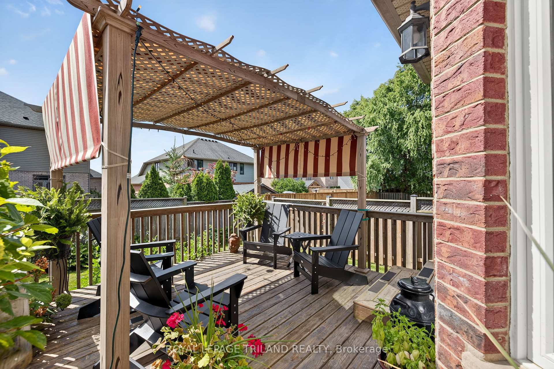 Photo 49 of 908 Collins Drive, London, South L — HOMEH