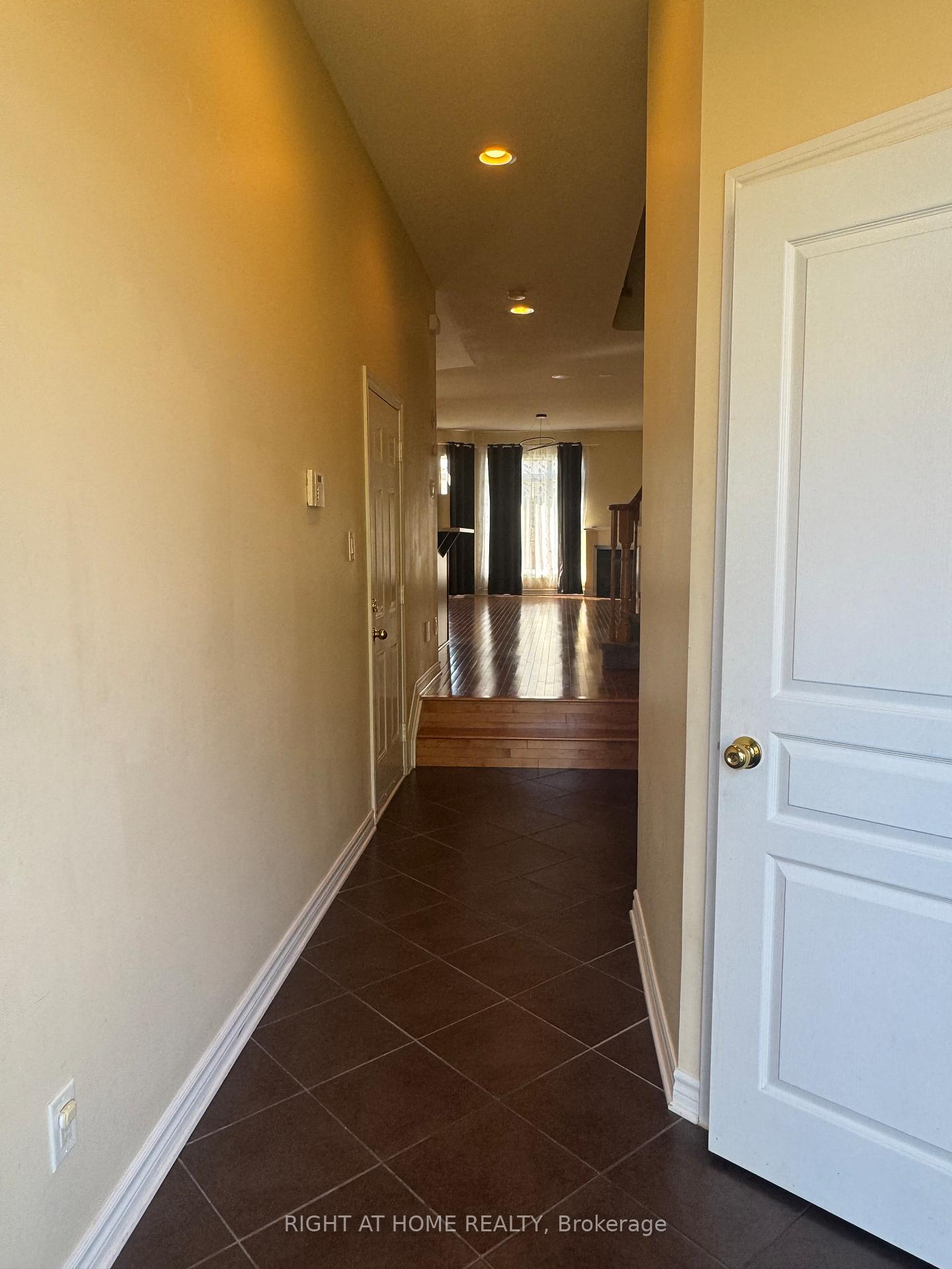 Photo 5 of 253 Waymark Crescent, Ottawa, Kanata - Bridlewood — HOMEH