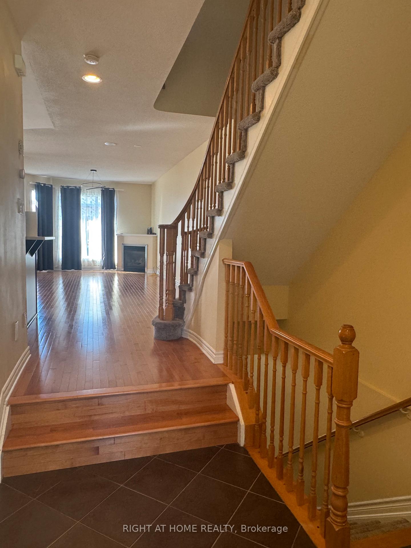 Photo 8 of 253 Waymark Crescent, Ottawa, Kanata - Bridlewood — HOMEH
