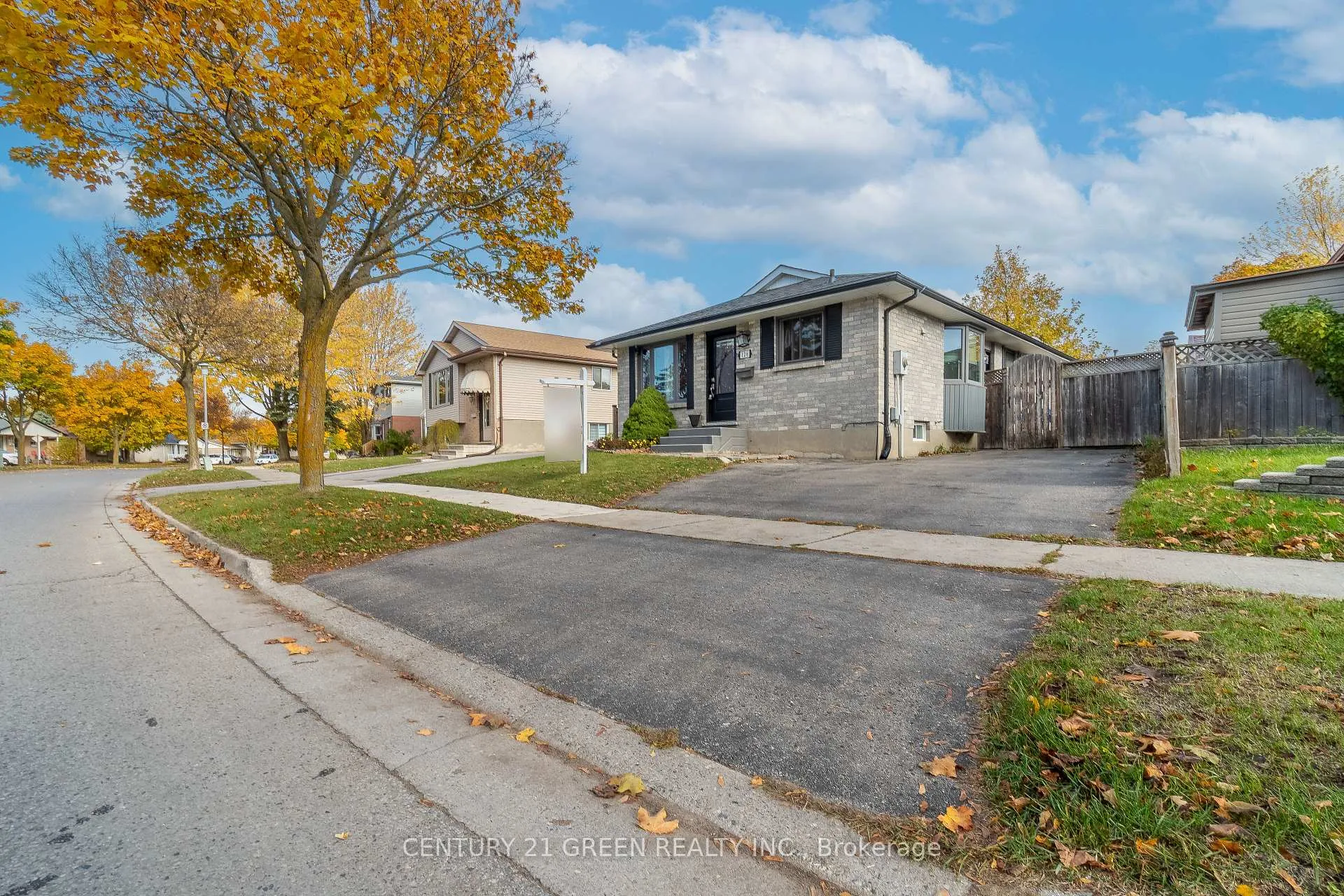 Photo 1 of 126 Carlyle Drive, London, East I — HOMEH
