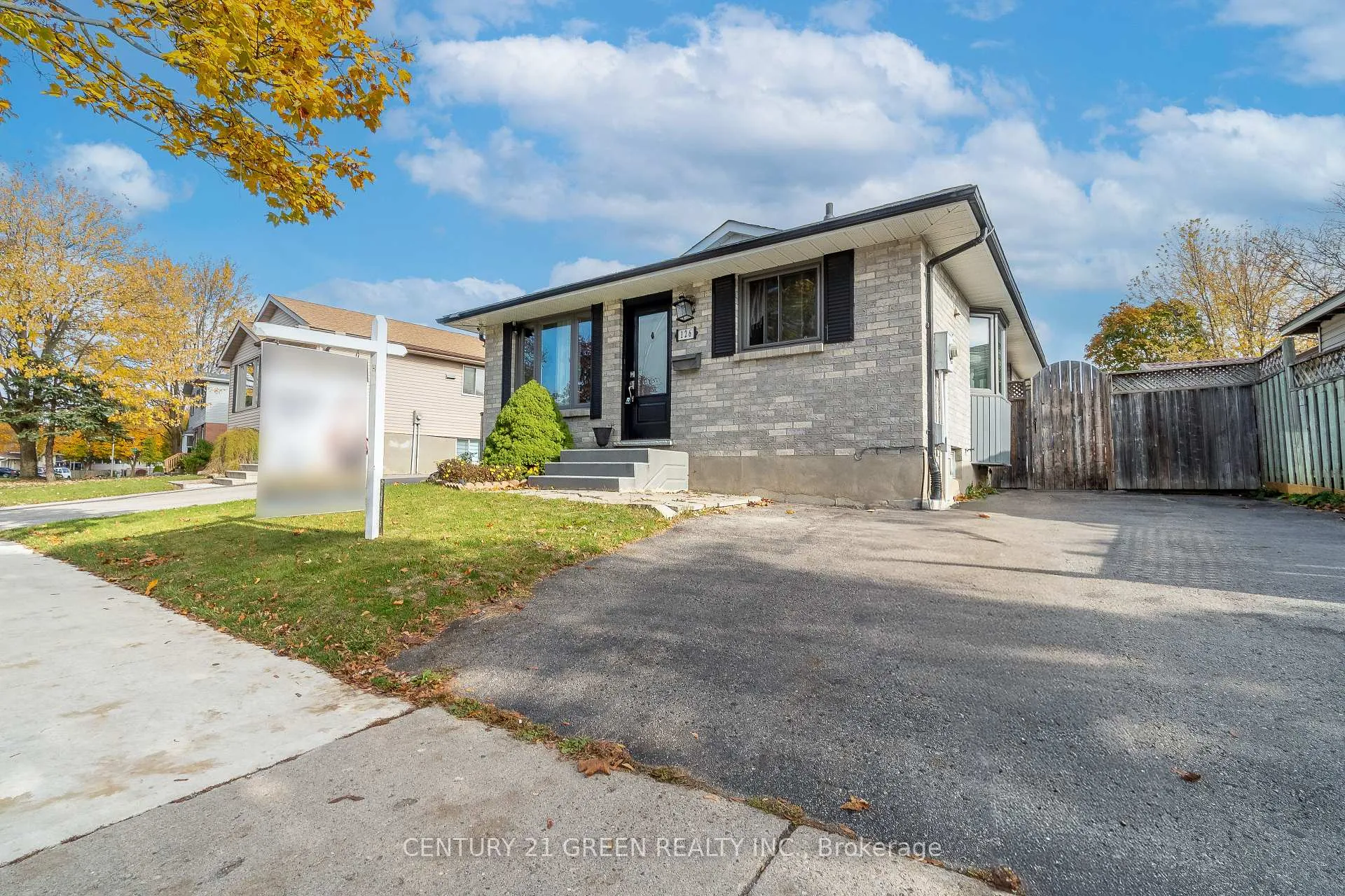 Photo 7 of 126 Carlyle Drive, London, East I — HOMEH