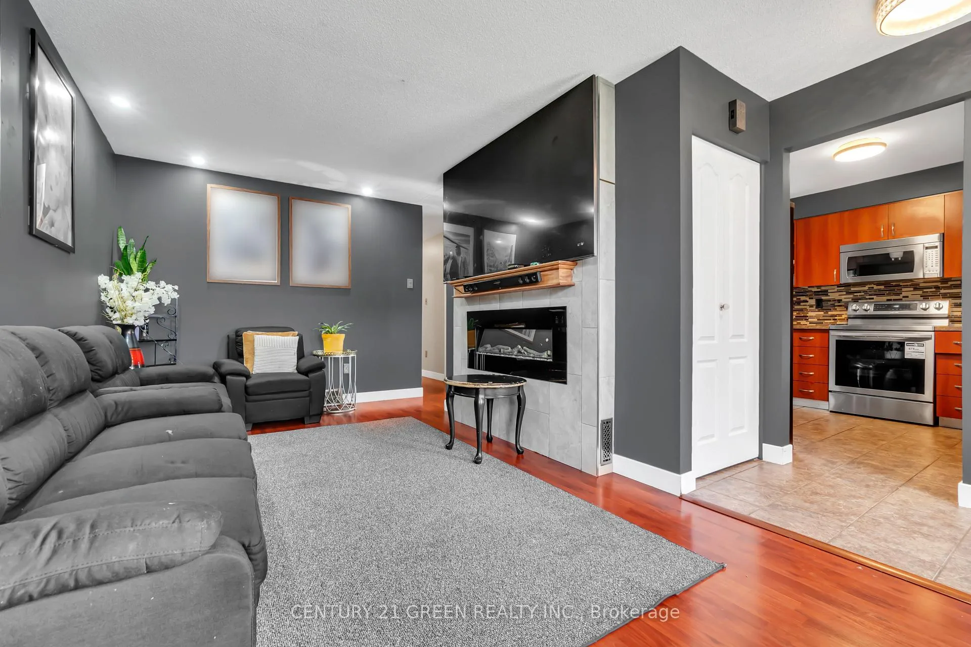 Photo 11 of 126 Carlyle Drive, London, East I — HOMEH