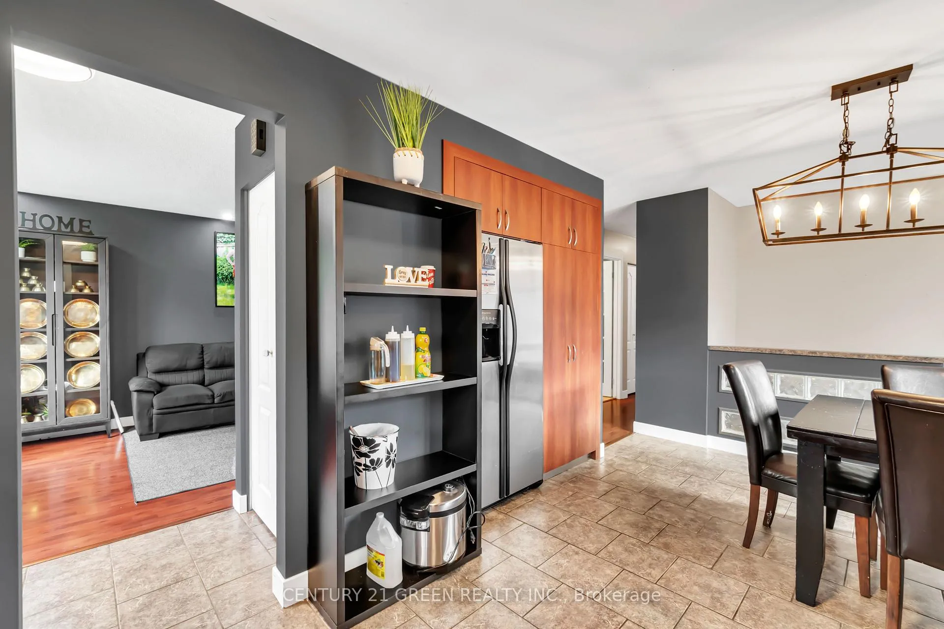 Photo 15 of 126 Carlyle Drive, London, East I — HOMEH