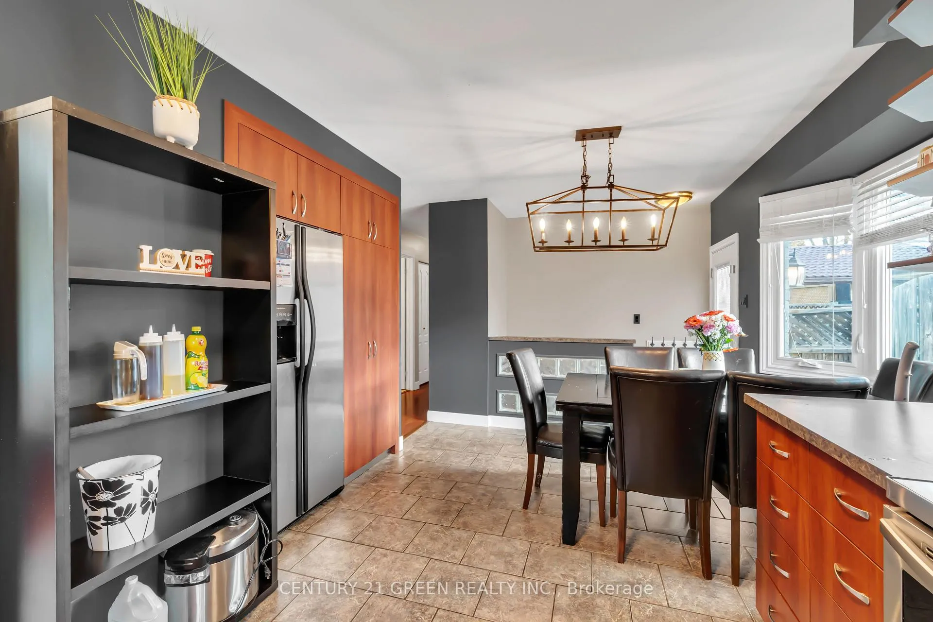 Photo 16 of 126 Carlyle Drive, London, East I — HOMEH