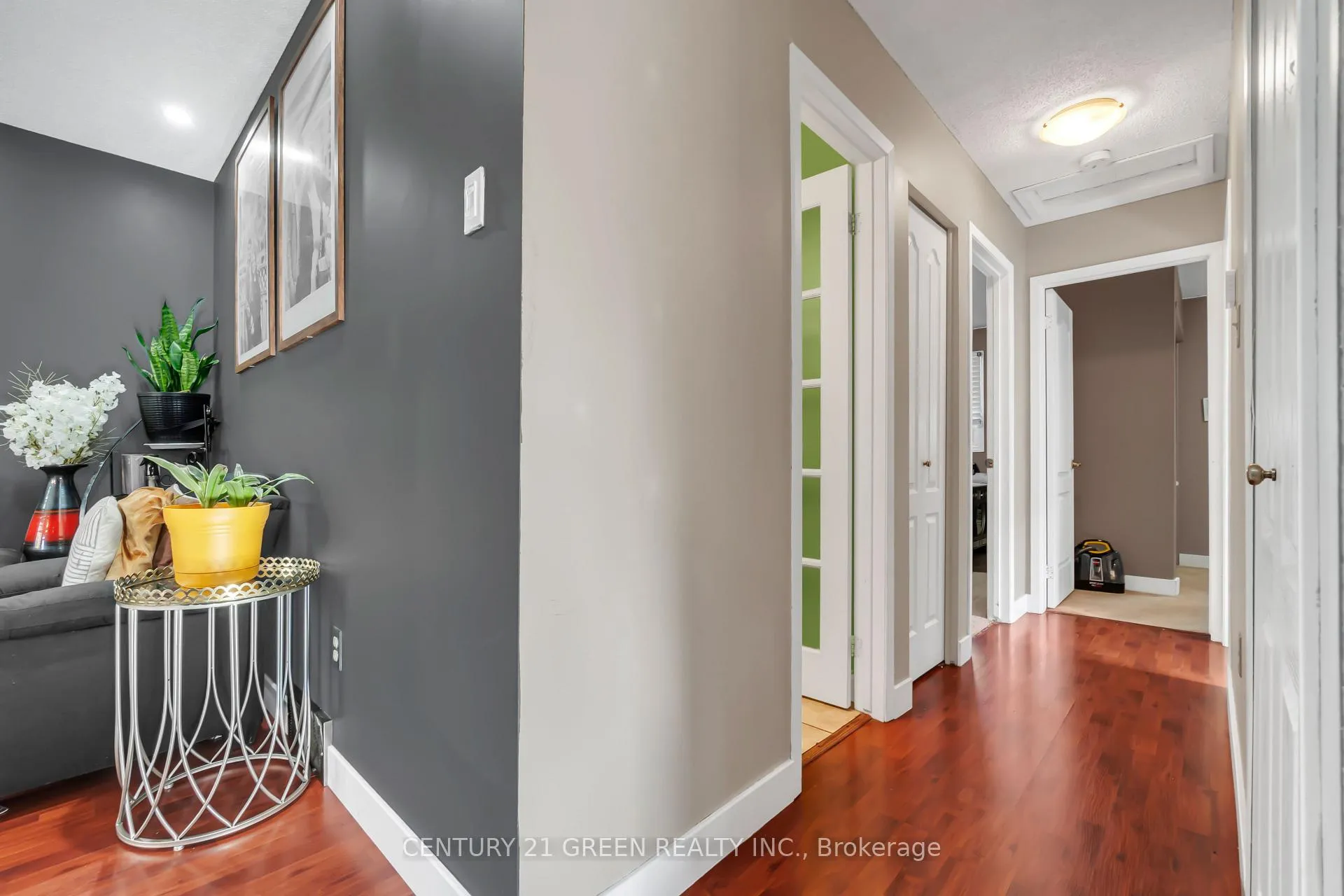 Photo 19 of 126 Carlyle Drive, London, East I — HOMEH