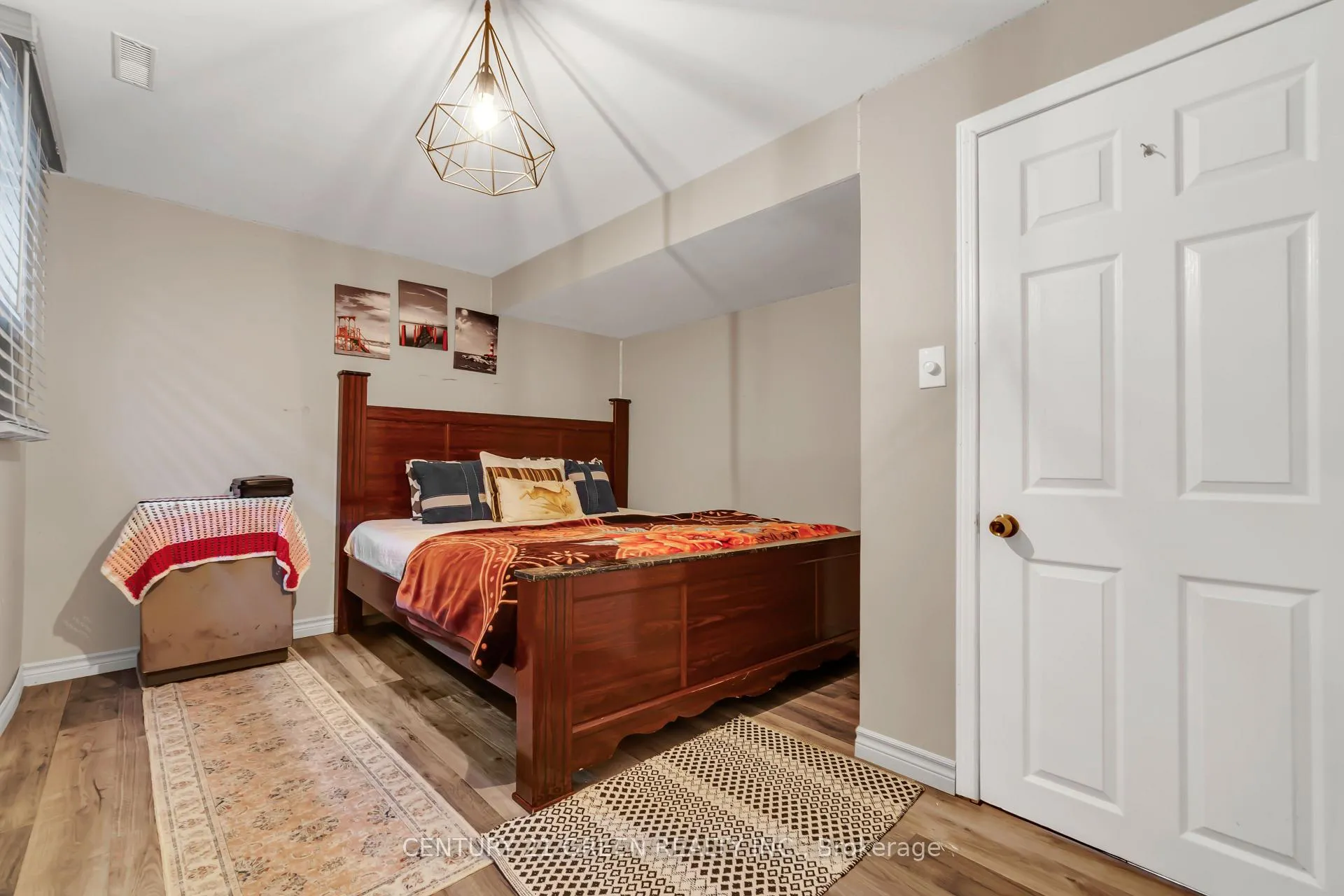 Photo 32 of 126 Carlyle Drive, London, East I — HOMEH