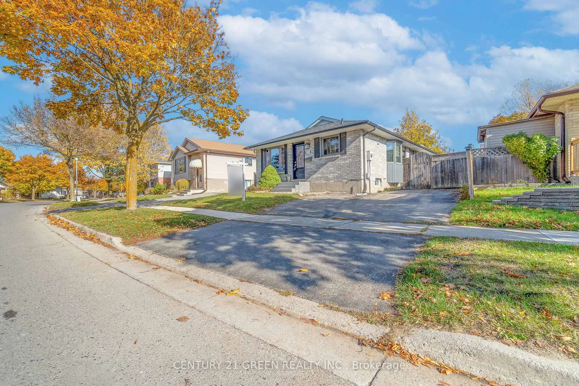 Photo 46 of 126 Carlyle Drive, London, East I — HOMEH