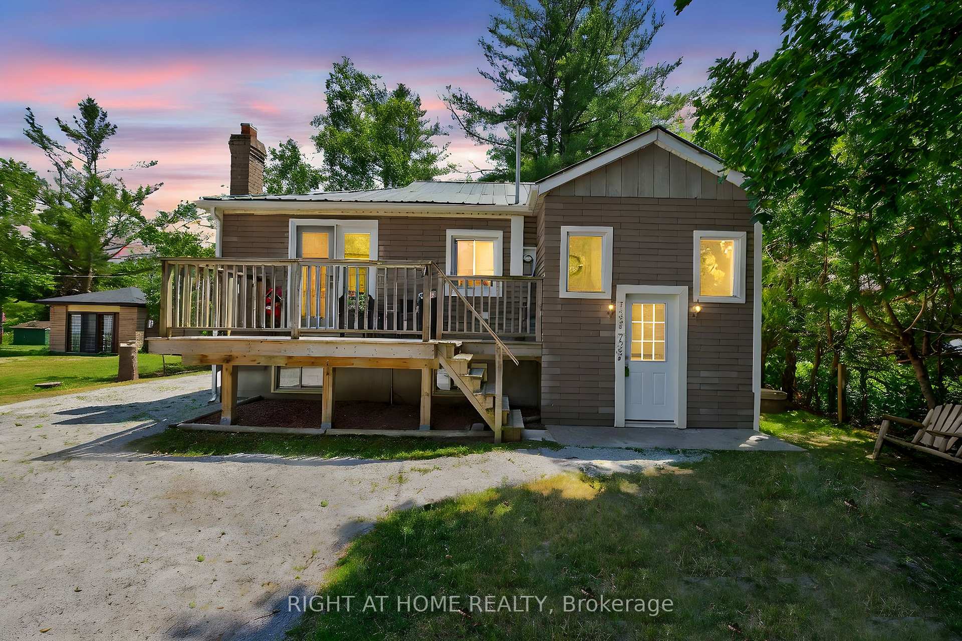 Photo 2 of 735 Pinegrove Avenue, Innisfil, Alcona — HOMEH
