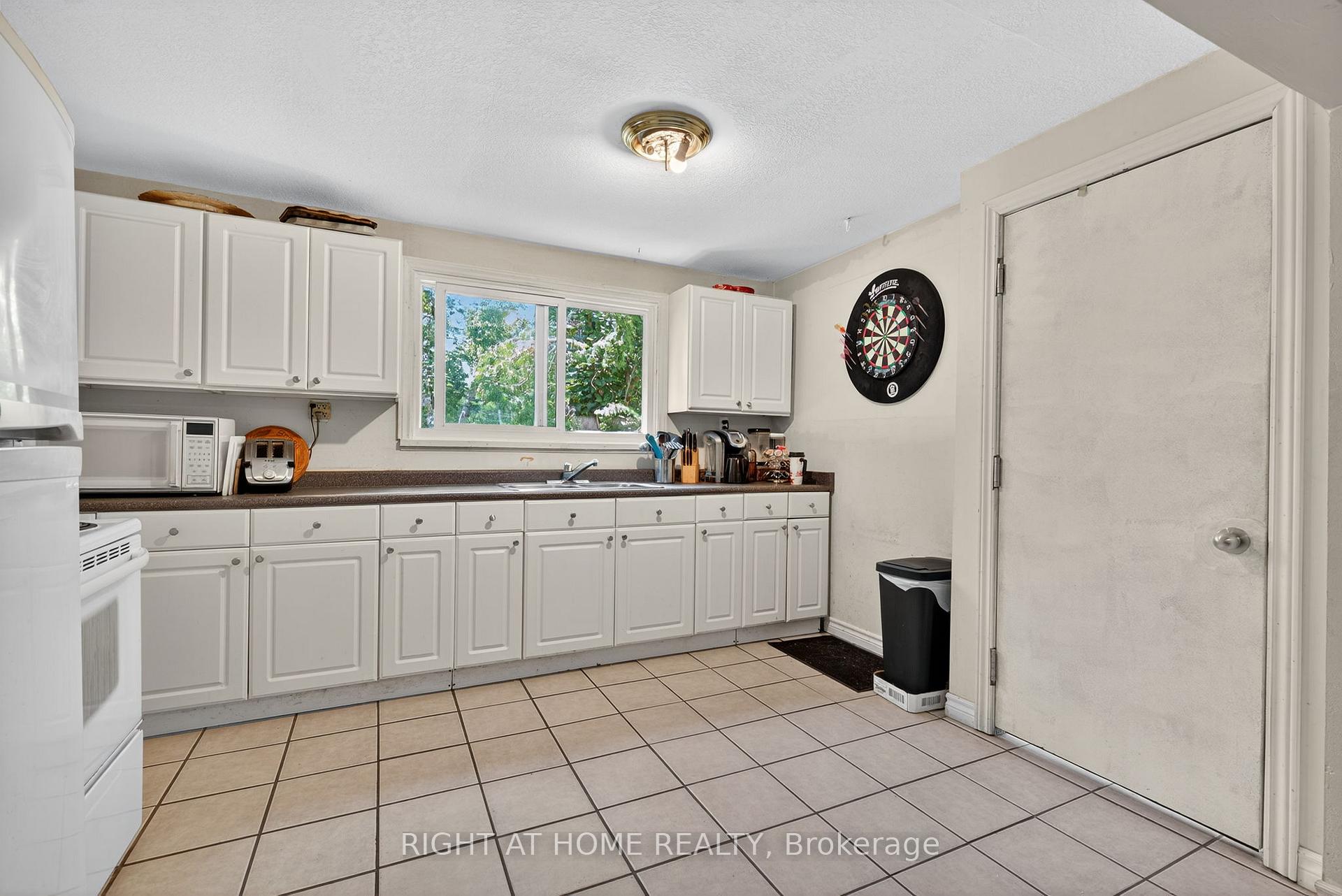 Photo 8 of 735 Pinegrove Avenue, Innisfil, Alcona — HOMEH