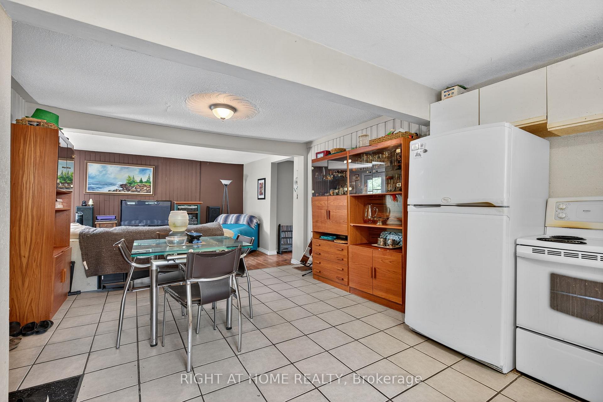 Photo 9 of 735 Pinegrove Avenue, Innisfil, Alcona — HOMEH