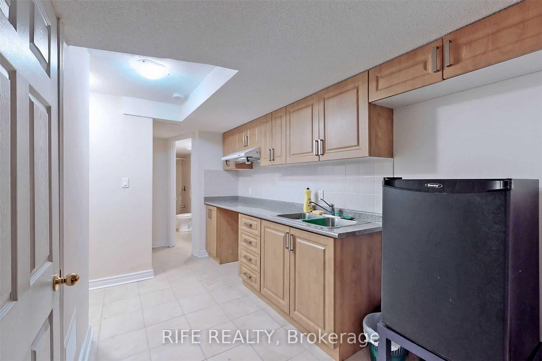 Photo 5 of 81 Old Kennedy Road, Markham, Milliken Mills East — HOMEH