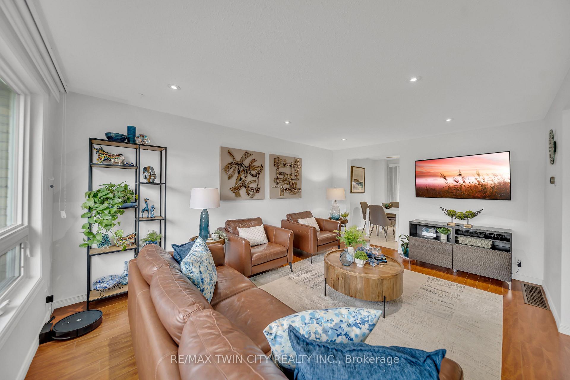 Photo 4 of 477 Strasburg Road, Kitchener — HOMEH