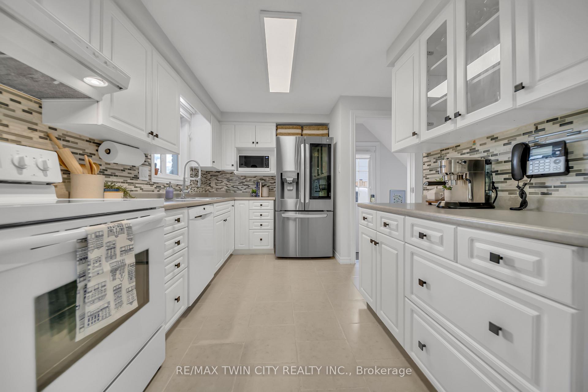Photo 6 of 477 Strasburg Road, Kitchener — HOMEH