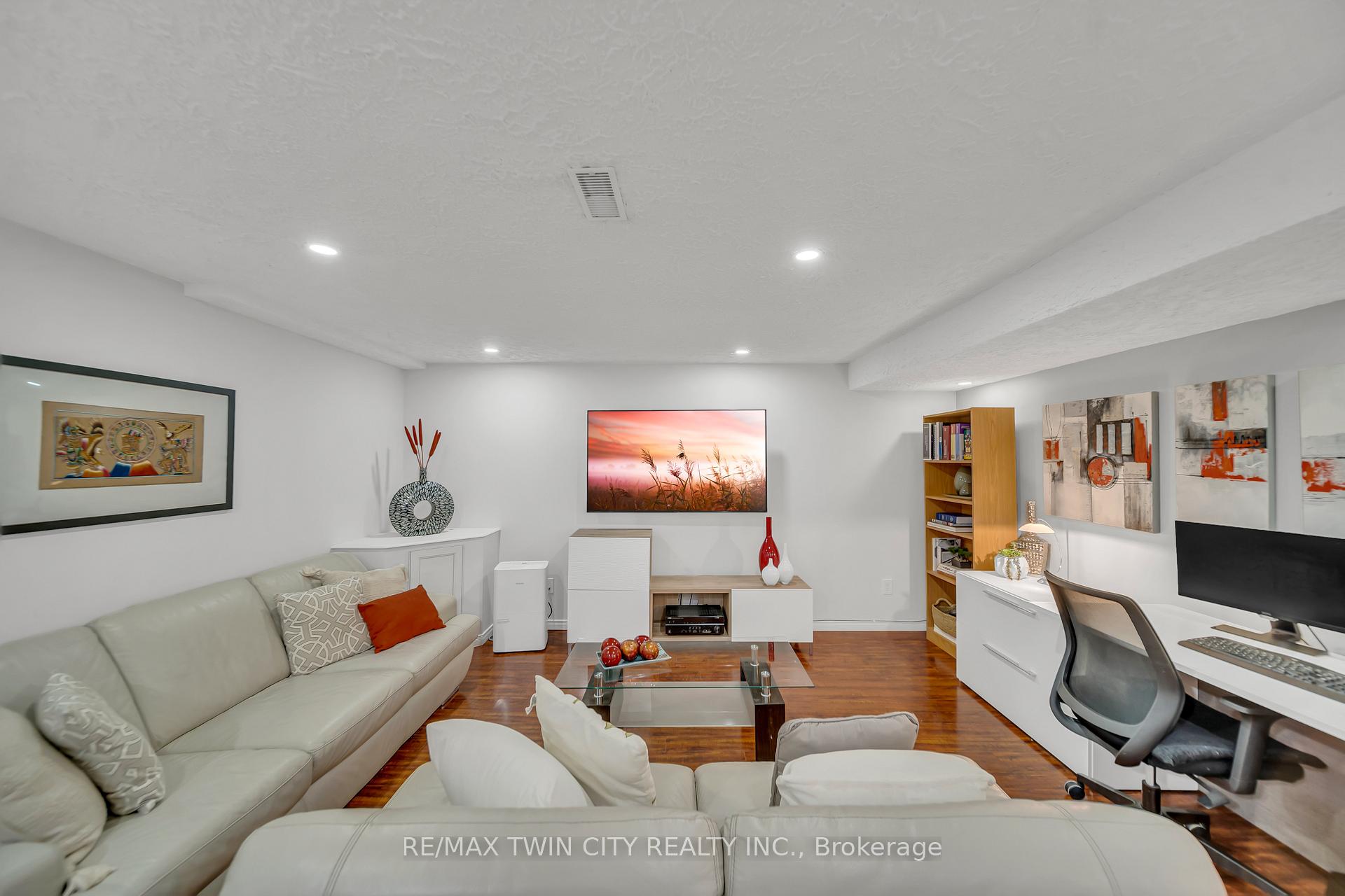 Photo 27 of 477 Strasburg Road, Kitchener — HOMEH