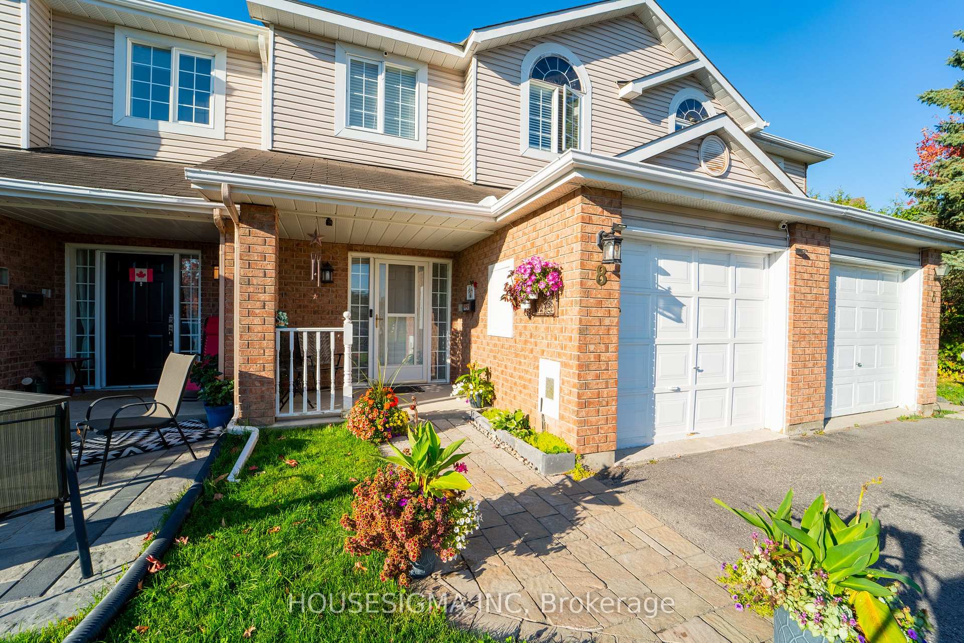 Photo 3 of 8 Hodgson Court, Ottawa, Kanata - Kanata Lakes/Heritage Hills — HOMEH