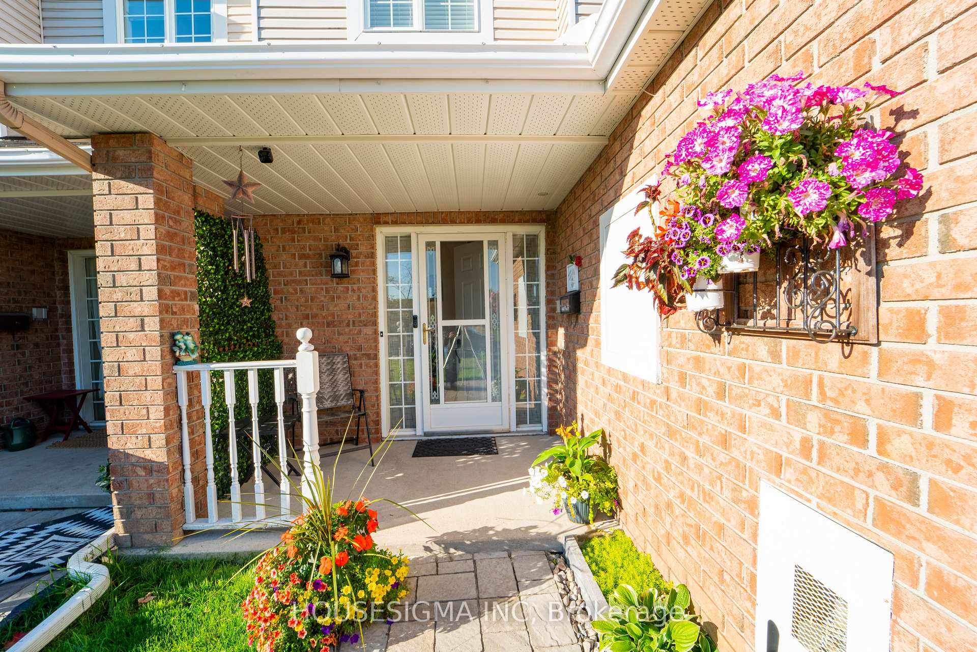 Photo 4 of 8 Hodgson Court, Ottawa, Kanata - Kanata Lakes/Heritage Hills — HOMEH