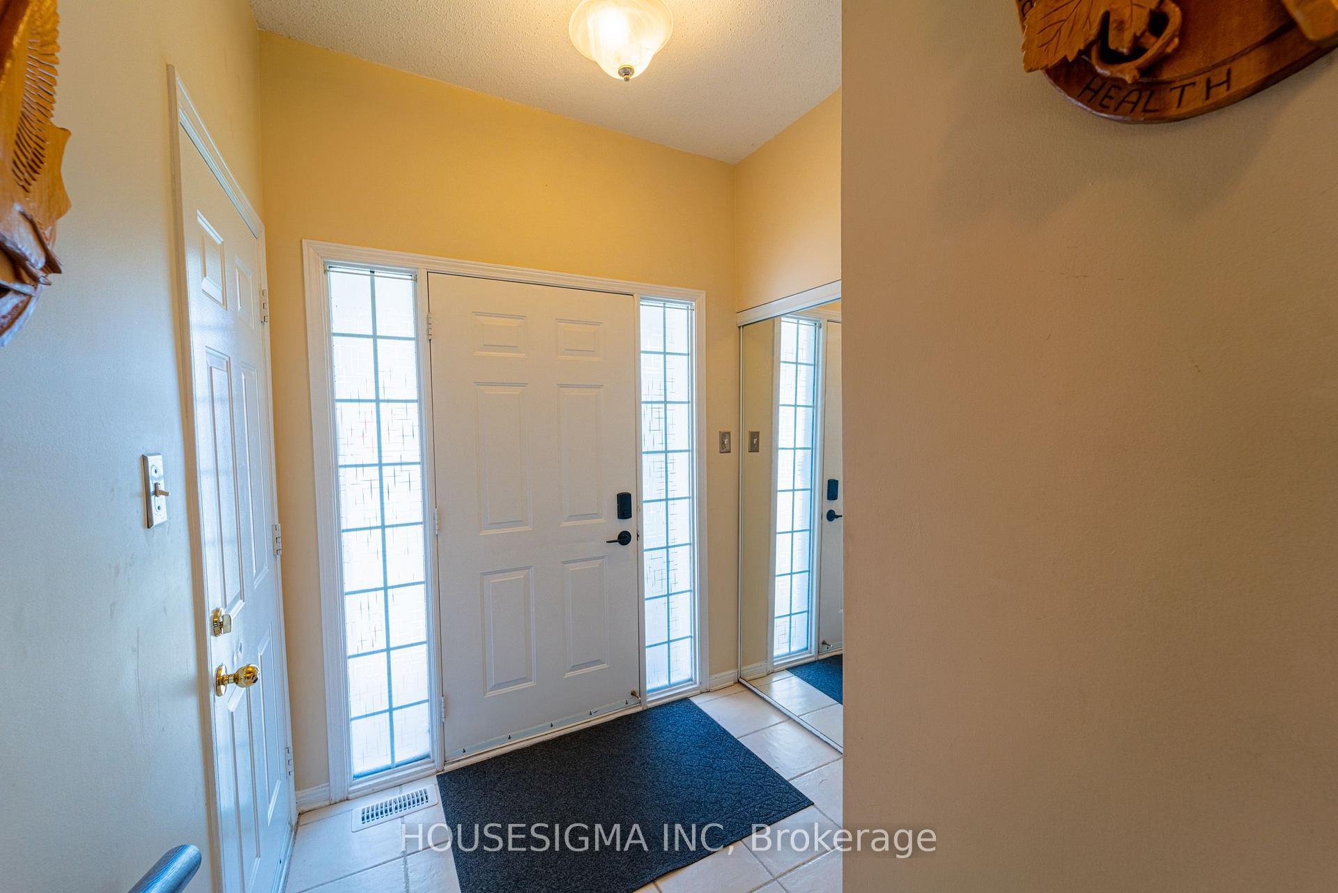 Photo 5 of 8 Hodgson Court, Ottawa, Kanata - Kanata Lakes/Heritage Hills — HOMEH