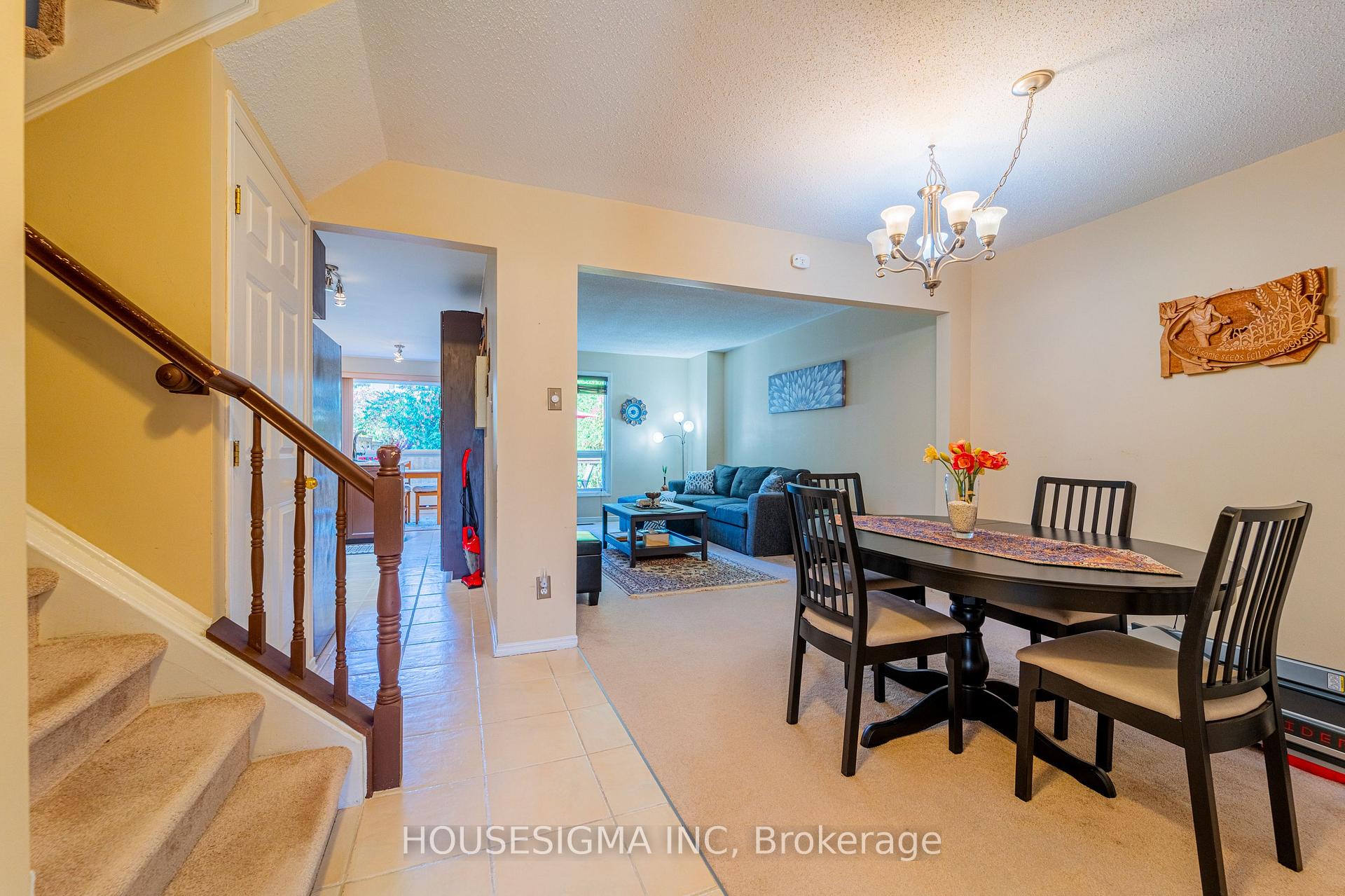 Photo 9 of 8 Hodgson Court, Ottawa, Kanata - Kanata Lakes/Heritage Hills — HOMEH