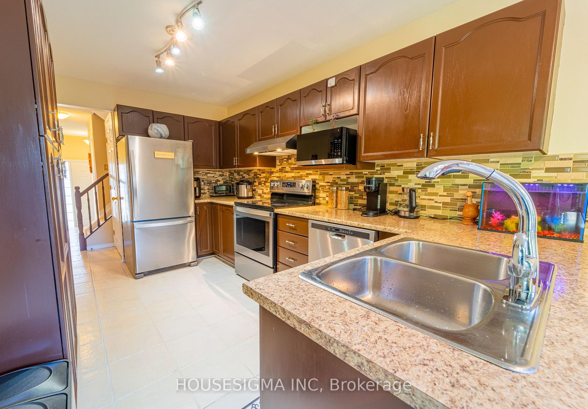Photo 11 of 8 Hodgson Court, Ottawa, Kanata - Kanata Lakes/Heritage Hills — HOMEH