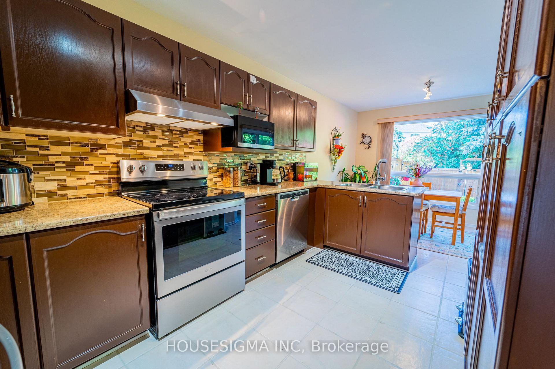 Photo 12 of 8 Hodgson Court, Ottawa, Kanata - Kanata Lakes/Heritage Hills — HOMEH