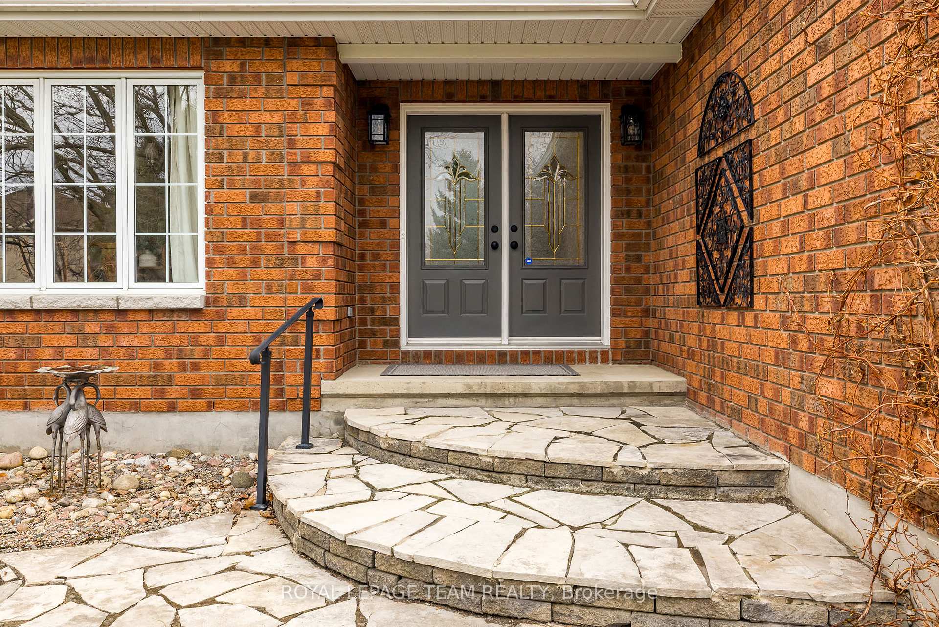 Photo 2 of 1390 Potter Drive, Ottawa, Manotick Village & Manotick Estates — HOMEH