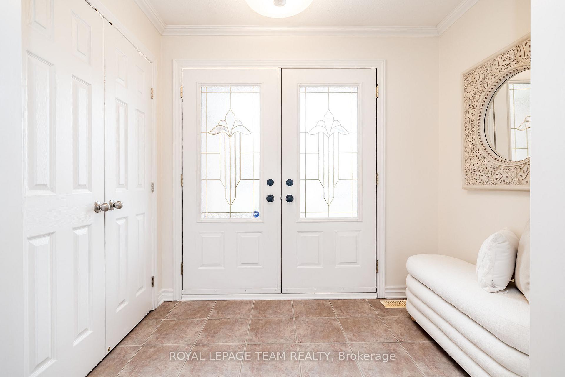 Photo 4 of 1390 Potter Drive, Ottawa, Manotick Village & Manotick Estates — HOMEH